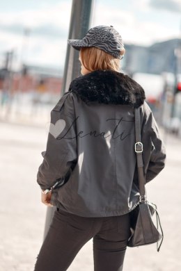 Krótka luźna kurtka damska z futerkiem czarna 8621