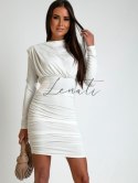 Elegancka sukienka z marszczeniami biała