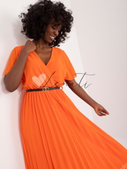 Pomarańczowa midi sukienka plisowana z paskiem