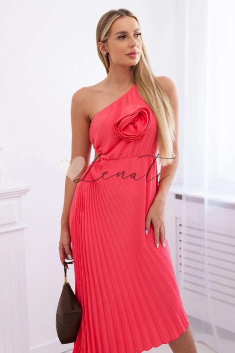 Elegancka sukienka plisowana z kwiatem   różowy neon
